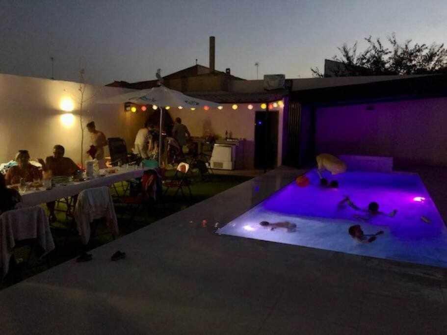 Alojamiento El Pez Casa Con Piscina Climatizada Villafranca de los Caballeros Ngoại thất bức ảnh