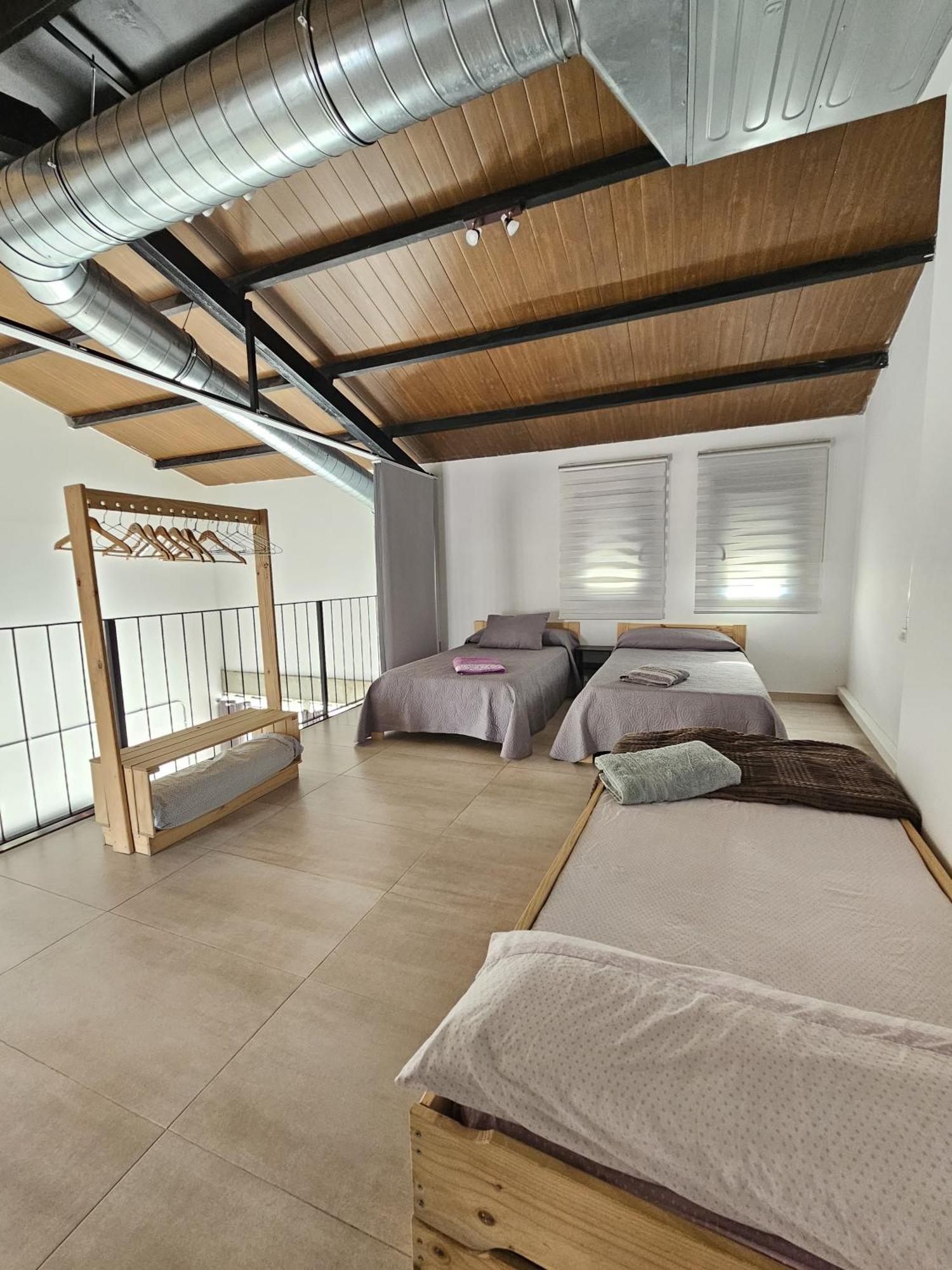 Alojamiento El Pez Casa Con Piscina Climatizada Villafranca de los Caballeros Ngoại thất bức ảnh