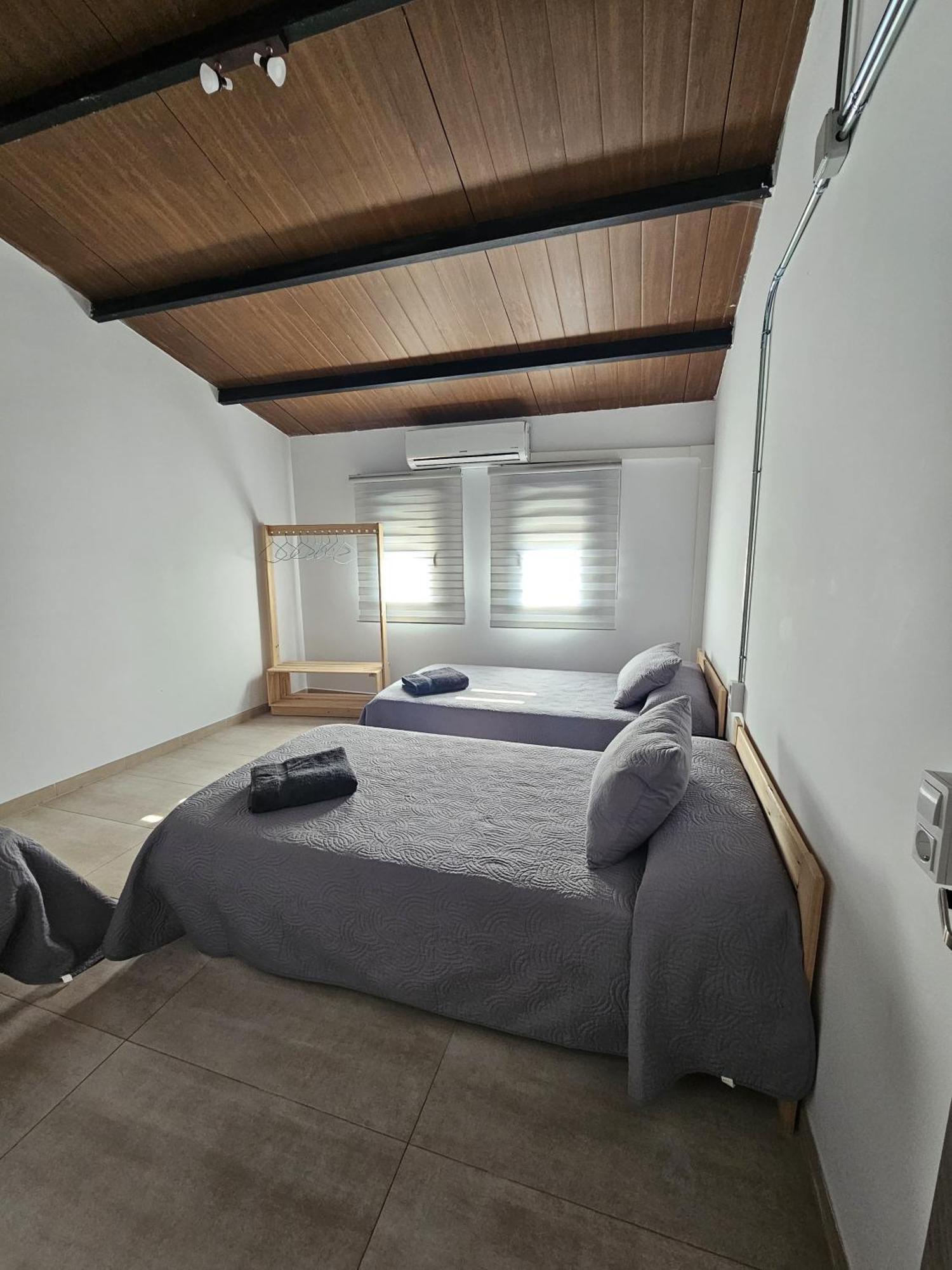 Alojamiento El Pez Casa Con Piscina Climatizada Villafranca de los Caballeros Ngoại thất bức ảnh